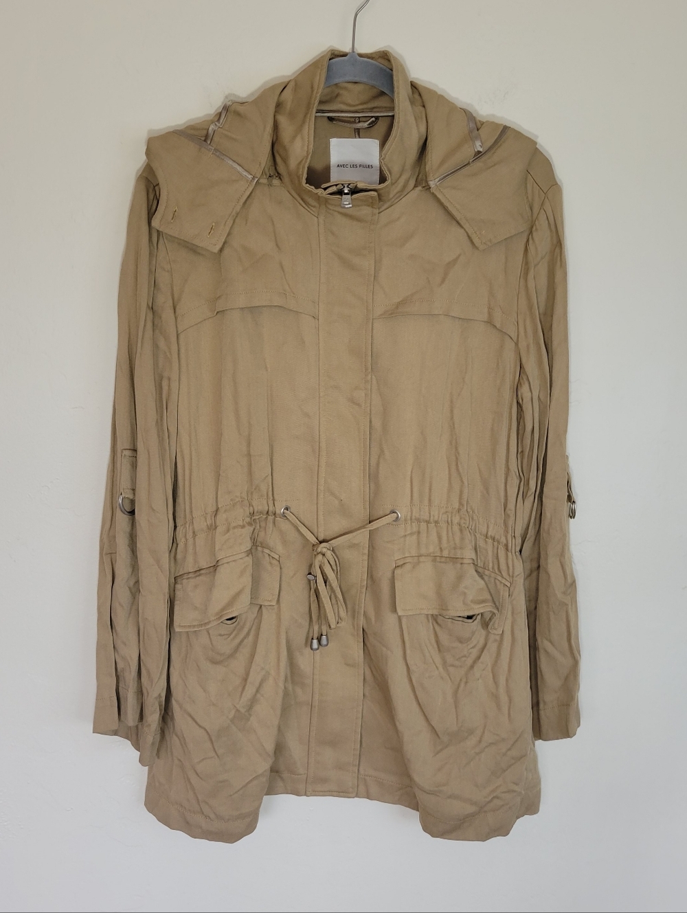 AVEC LESS FILLES Women’s Tan Drawstring Utility Anorak Jacket SIZE M.